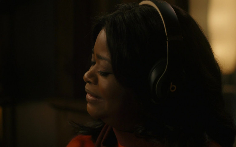 Beats Headphones Used by Octavia Spencer in Truth Be Told S03E02 Her Armed With Sorrow Sore (2023)