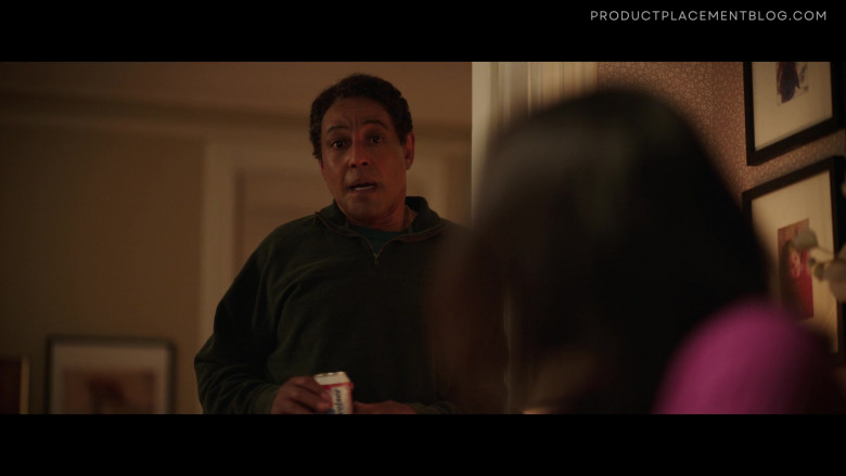 Budweiser Beer Enjoyed by Giancarlo Esposito as Leo Pap in Kaleidoscope S01E05 Violet 24 Years Before the Heist (1)