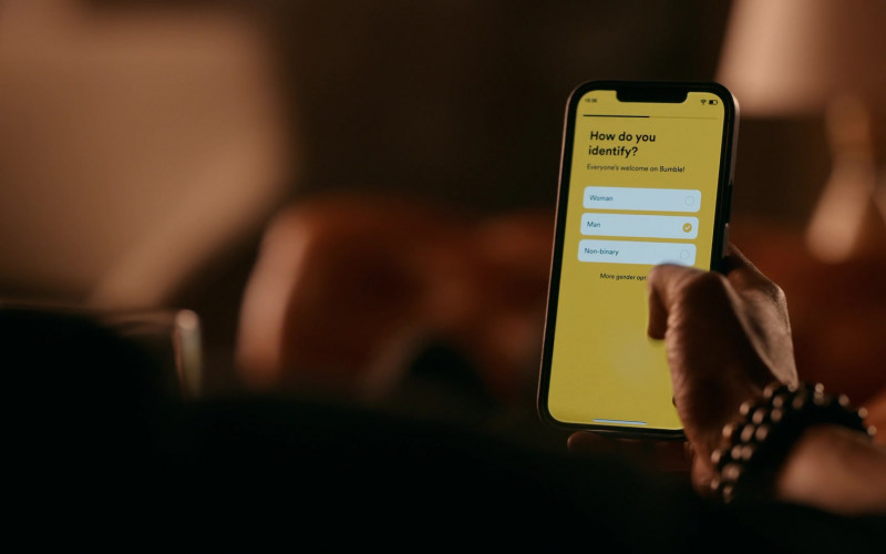 Bumble Online Dating Application in Ginny & Georgia S02E01 Welcome Back, Bitches! (2023)