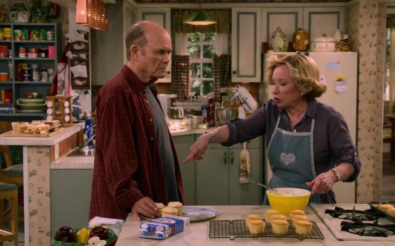 C&H Sugar Used by Debra Jo Rupp as Kitty Forman in That '90s Show S01E06 The Birthday Girl (2023)