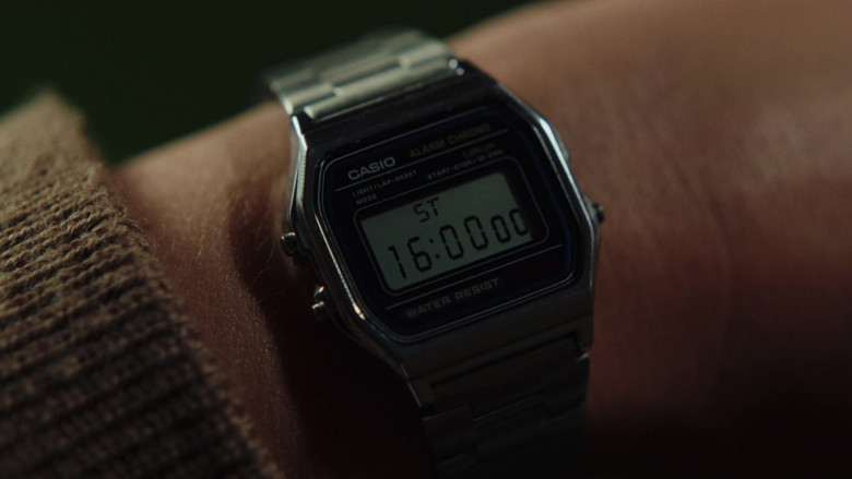 Casio Watch of Natasha Lyonne as Charlie Cale in Poker Face S01E03 The Stall (2)