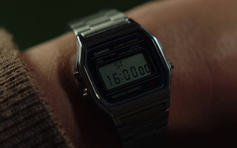 Casio Watch of Natasha Lyonne as Charlie Cale in Poker Face S01E03 The Stall (2)
