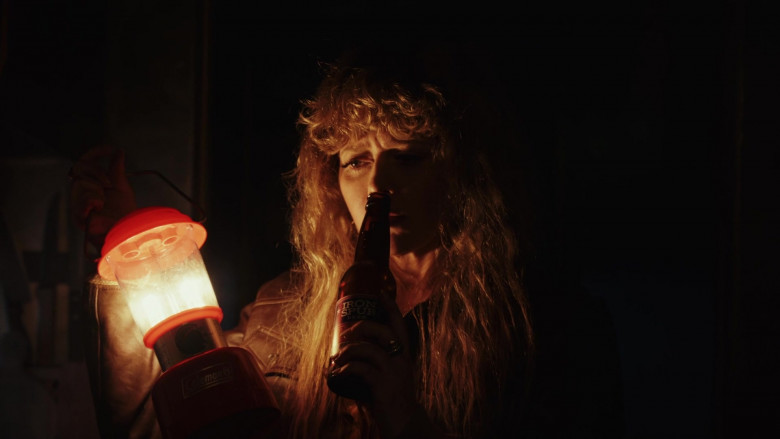 Coleman Lantern Held by Natasha Lyonne as Charlie Cale in Poker Face S01E03 The Stall (2)