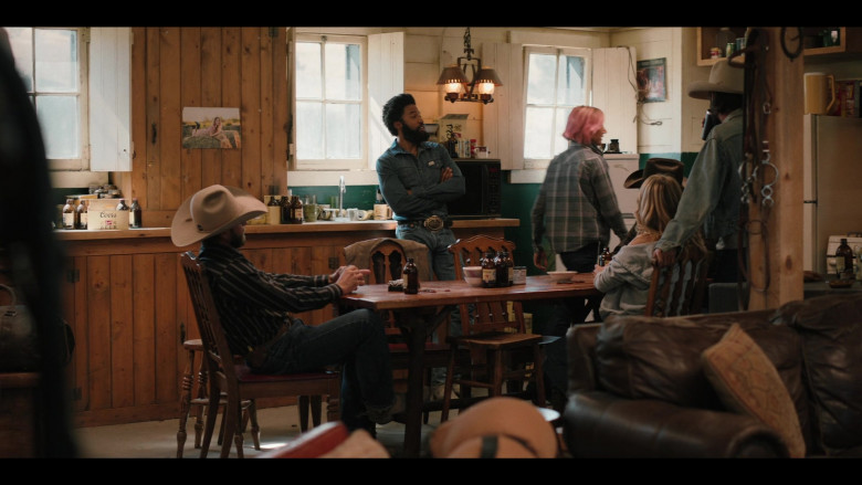 Coors Banquet Beer in Yellowstone S05E08 A Knife and No Coin (5)