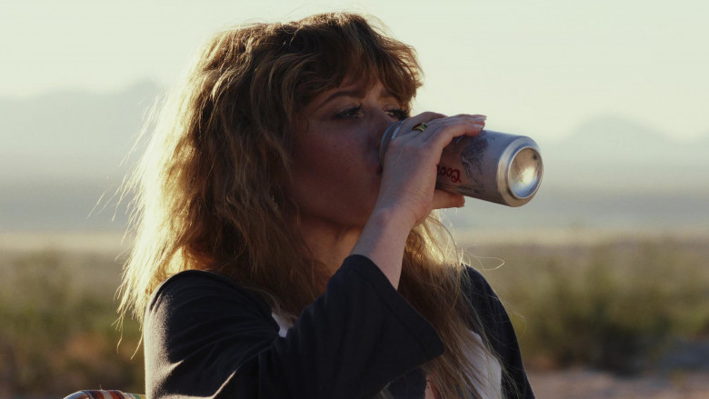 Coors Light Beer Enjoyed by Natasha Lyonne as Charlie Cale in Poker Face S01E01 Dead Man's Hand (3)