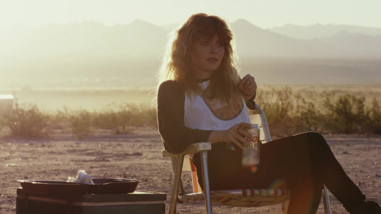 Coors Light Beer Enjoyed by Natasha Lyonne as Charlie Cale in Poker Face S01E01 Dead Man's Hand (4)