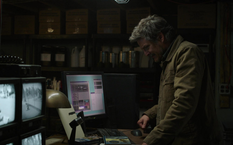 Dell Computer Monitor in The Last of Us S01E03 Long Long Time (1)