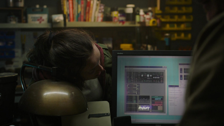 Dell Computer Monitor in The Last of Us S01E03 Long Long Time (2)