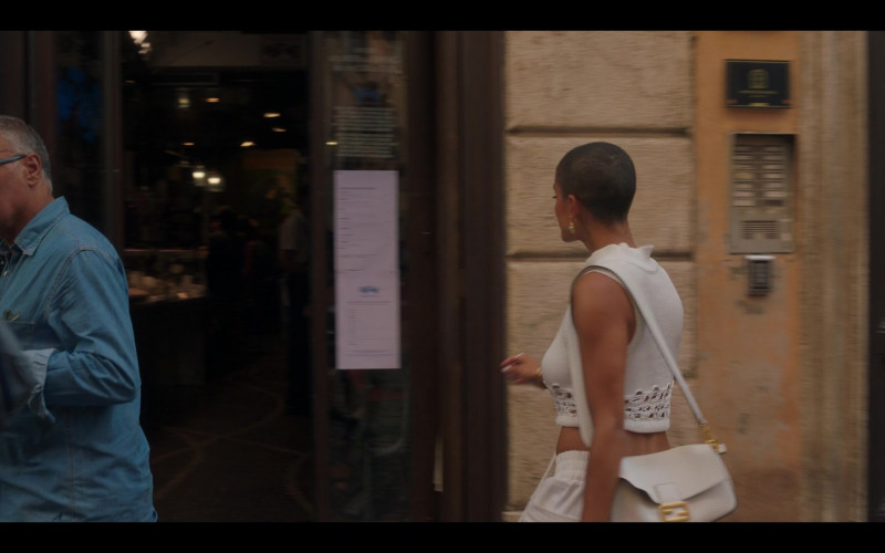 Fendi White Shoulder Bag of Jordan Alexander as Julien Calloway in Gossip Girl S02E10 I Am Gossip (1)