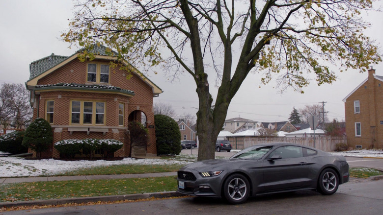 Ford Mustang Car in Chicago Fire S11E10 Something for the Pain (2023)