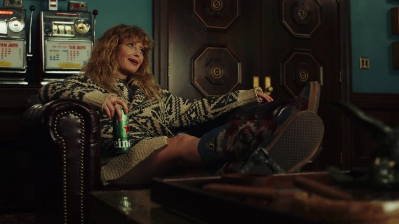 Heineken Beer Enjoyed by Actress Natasha Lyonne as Charlie Cale in Poker Face S01E01 Dead Man's Hand (3)