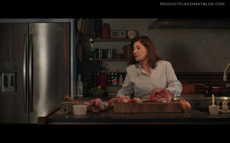 KitchenAid Refrigerator in Kaleidoscope S01E04 Orange 3 Weeks Before the Heist (2023)