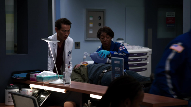 Kleenex Tissues in Chicago Med S08E10 A Little Change Might Do You Some Good (2023)