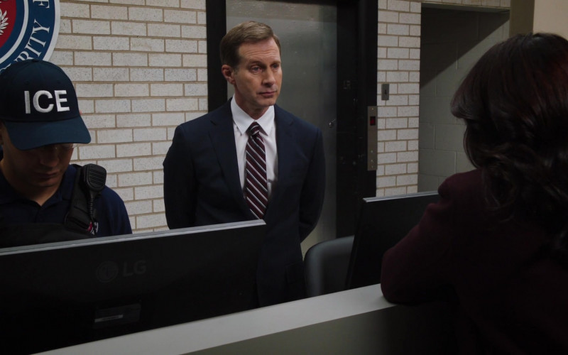 LG Monitors in Law & Order S22E10 Land of Opportunity (2023)