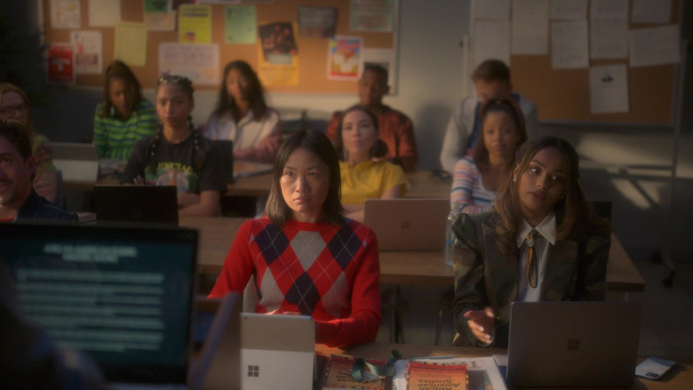 Microsoft Surface Laptop Computers in Grown-ish S05E11 Money Trees (6)