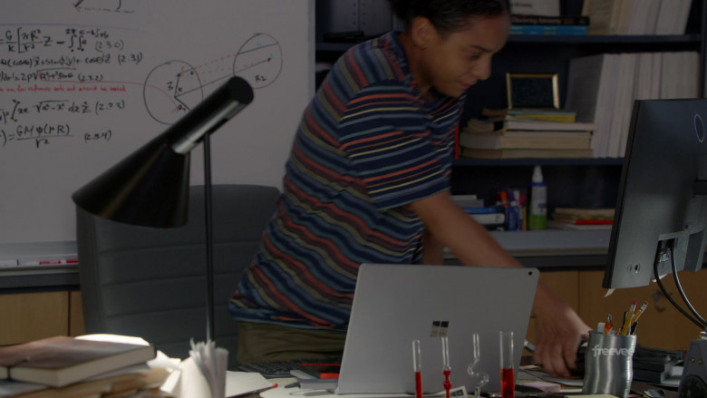 Microsoft Surface Laptops in Leverage Redemption S02E10 The Work Study Job (4)