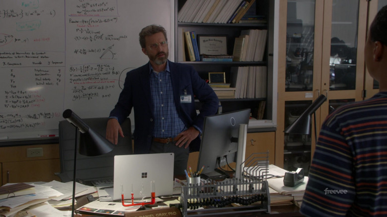 Microsoft Surface Laptops in Leverage Redemption S02E10 The Work Study Job (5)