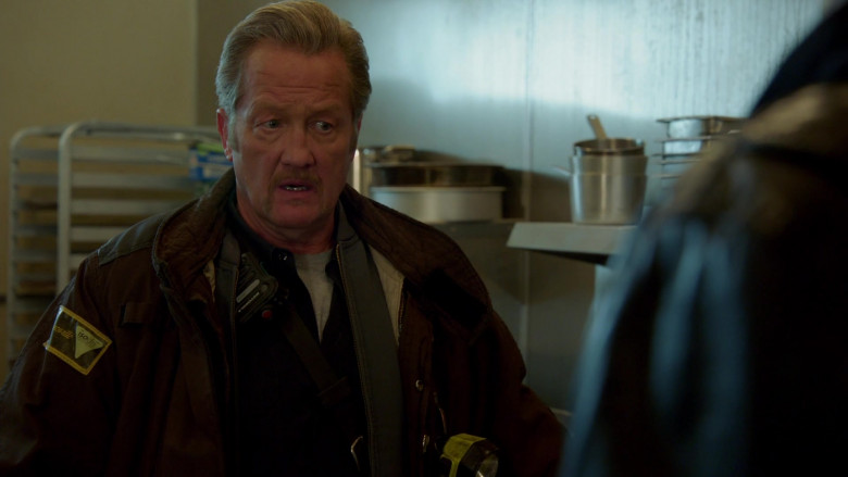 Motorola Radio in Chicago Fire S11E10 Something for the Pain (5)