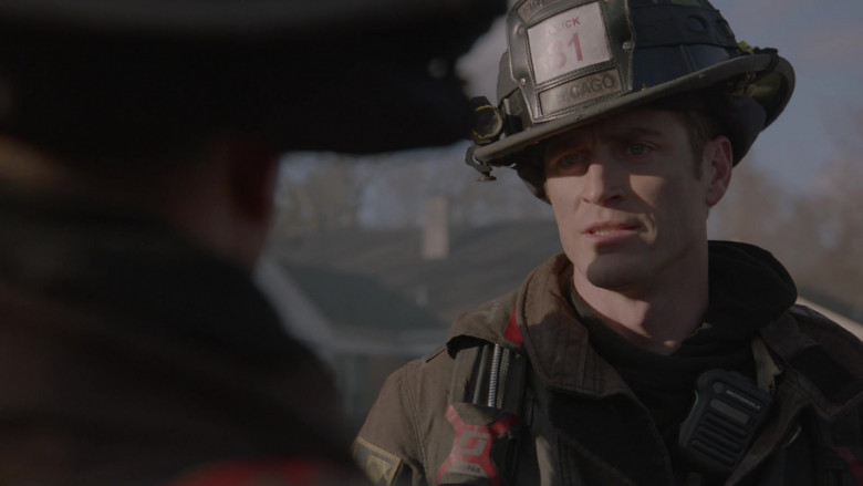 Motorola Radio in Chicago Fire S11E11 A Guy I Used to Know (1)