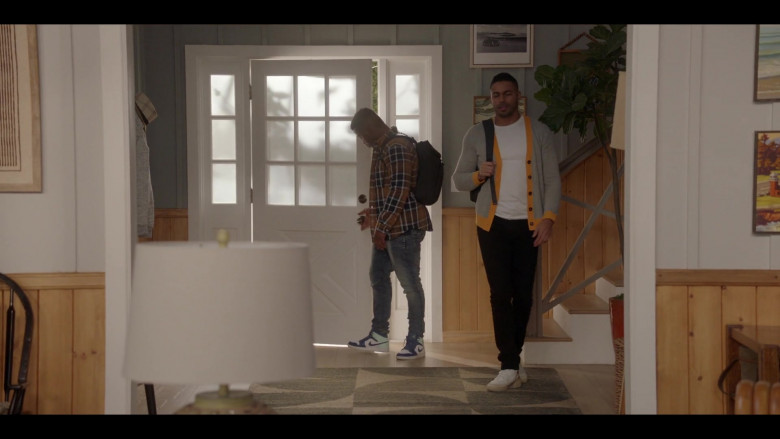 Nike Air Jordan 1 Sneakers of Daniel Ezra as Spencer James in All American S05E09 Feel It in the Air (2)