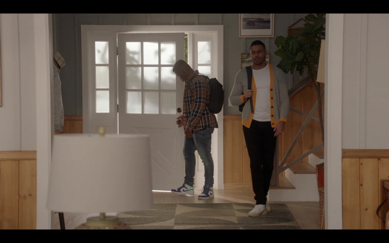 Nike Air Jordan 1 Sneakers of Daniel Ezra as Spencer James in All American S05E09 Feel It in the Air (2)