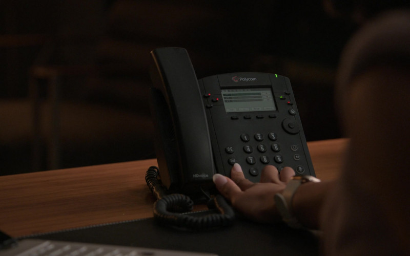 Polycom Telephone in The Game S02E06 Ocean’s 8-2-8 (1)