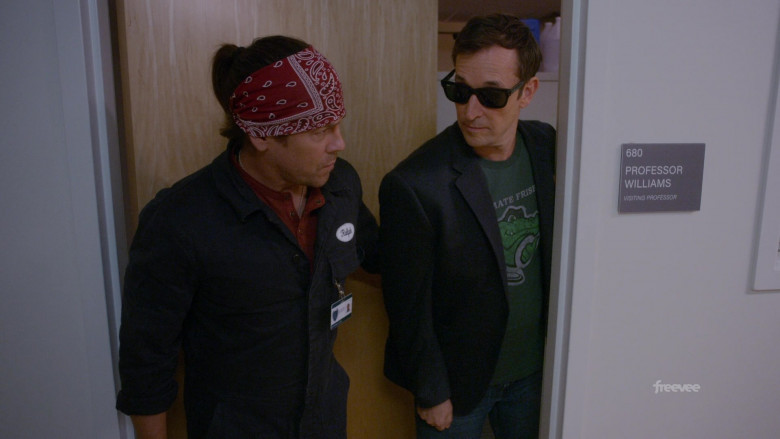 Ray-Ban Wayfarer Sunglasses of Noah Wyle as Harry Wilson in Leverage Redemption S02E10 The Work Study Job (3)