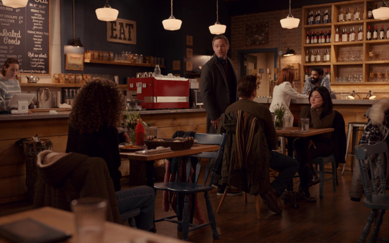Square POS and Gaggia Coffee Machine in Ginny & Georgia S02E07 "We're Going to Serenade the Shit Out of You" (2023)