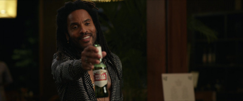 Stella Artois Beer Enjoyed by Lenny Kravitz as Sean Hawkins in Shotgun Wedding (2)