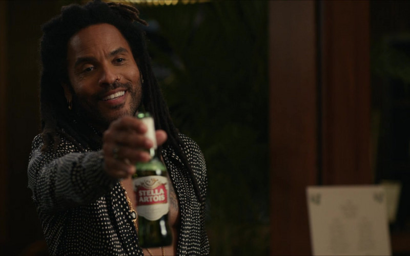 Stella Artois Beer Enjoyed by Lenny Kravitz as Sean Hawkins in Shotgun Wedding (2)