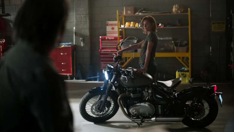Triumph Motorcycle in Fire Country S01E11 Mama Bear (2023)