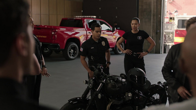 Triumph Motorcycle of Rob Lowe as Owen Strand in 9-1-1 Lone Star S04E01 The New Hotness (3)
