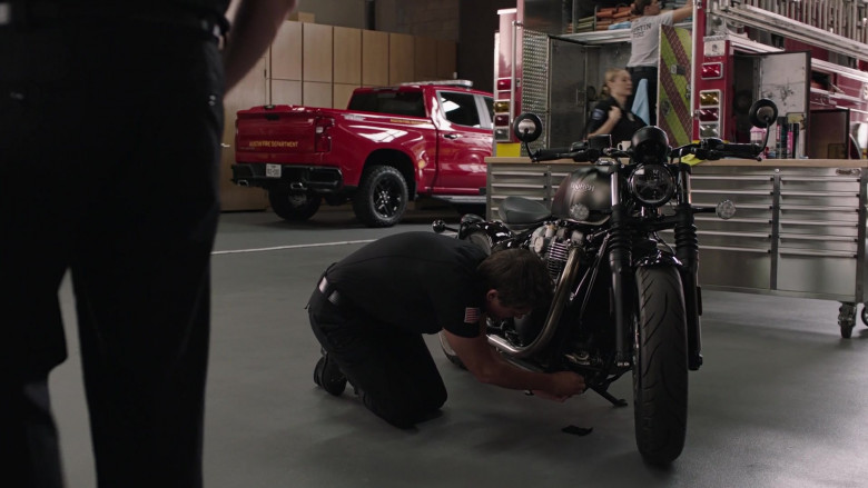 Triumph Motorcycle of Rob Lowe as Owen Strand in 9-1-1 Lone Star S04E01 The New Hotness (4)