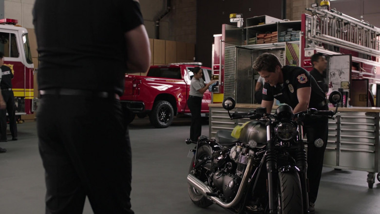 Triumph Motorcycle of Rob Lowe as Owen Strand in 9-1-1 Lone Star S04E01 The New Hotness (6)