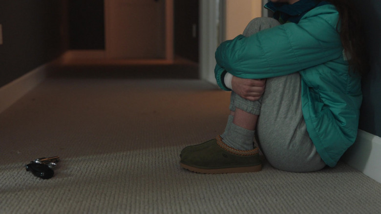 Ugg Shoes in FBI Most Wanted S04E09 Processed (2023)