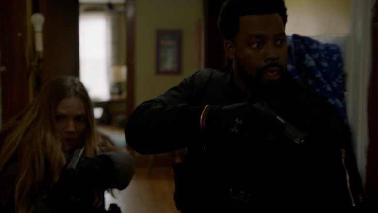 Under Armour Gloves in Chicago P.D. S10E11 Long Lost (1)