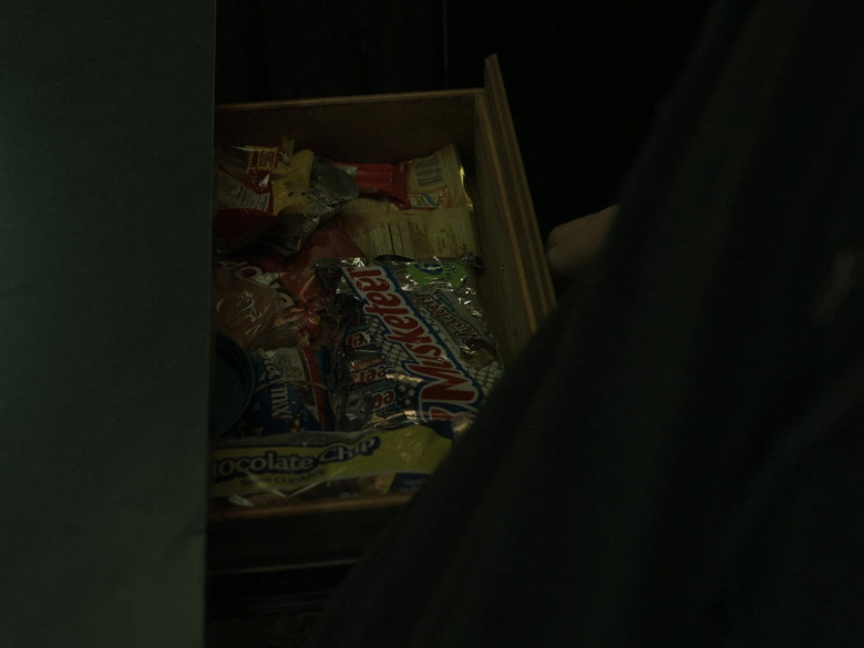 3 Musketeers Chocolate Bars in The Whale (2022)