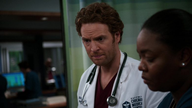3M Littmann Stethoscopes in Chicago Med S08E13 It's an Ill Wind That Blows Nobody Good (3)