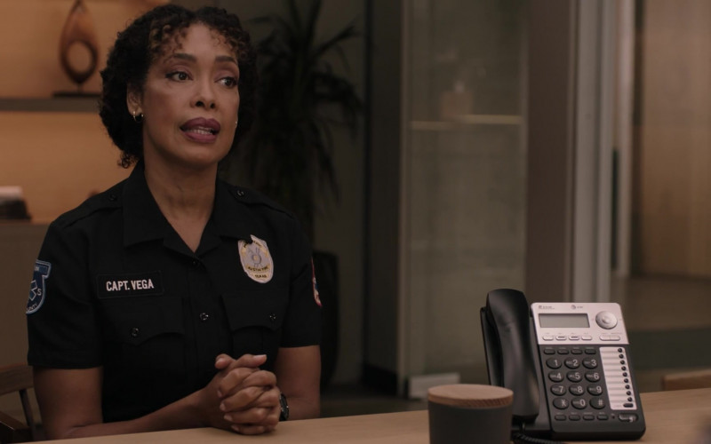 AT&T Phone in 9-1-1 Lone Star S04E02 The New Hot Mess (2023)