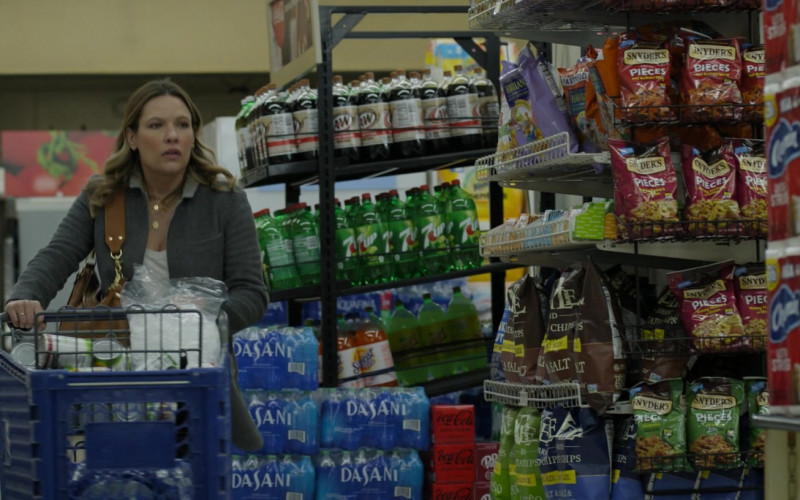 A&W Root Beer, 7Up, Sunkist, Dasani, Kettle Brand Chips, Snyder's of Hanover Pretzel Pieces in Criminal Minds S16E09 "Memento Mori" (2023)