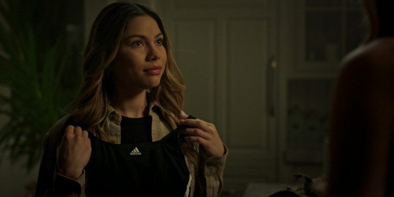 Adidas Women's Clothes in Wolf Pack S01E05 Incendiary (2023)
