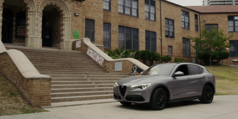 Alfa Romeo Stelvio SUV of Octavia Spencer as Poppy Parnell in Truth Be Told S03E04 Never Take Your Eyes Off Her (1)