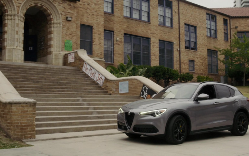 Alfa Romeo Stelvio SUV of Octavia Spencer as Poppy Parnell in Truth Be Told S03E04 Never Take Your Eyes Off Her (1)