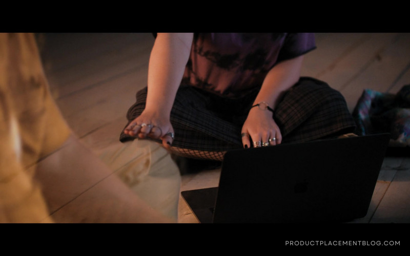 Apple MacBook Laptop Used by Isabella Russo as Joy Yoshino in We Have a Ghost (1)