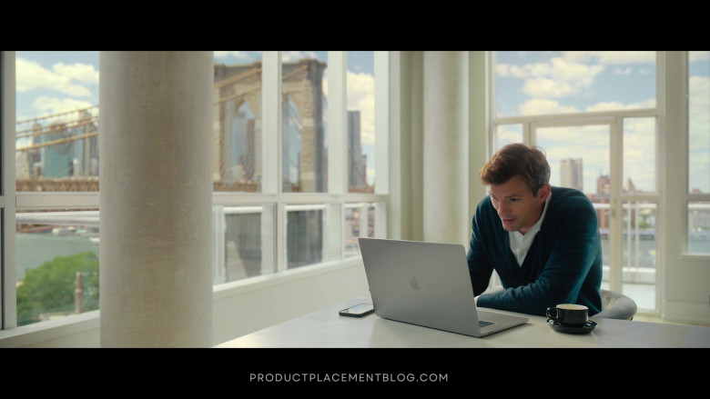 Apple MacBook Laptop of Ashton Kutcher as Peter in Your Place or Mine (1)