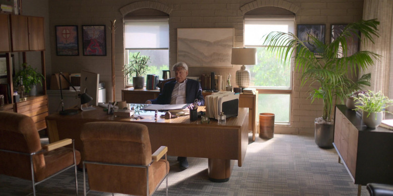 Apple Thunderbolt Display Used by Harrison Ford as Dr. Paul Rhoades in Shrinking S01E04 Potatoes (2)