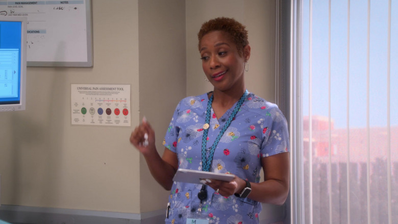 Apple iPad Tablet and Smartwatch in The Upshaws S03E07 Heart Matters (2023)