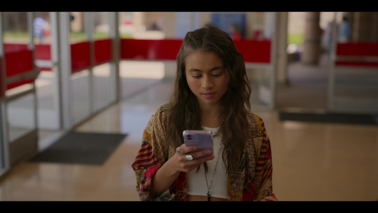 Apple iPhone Smartphone Used by Ciara Riley Wilson as Demi in Freeridge S01E03 Cinnamon (2)