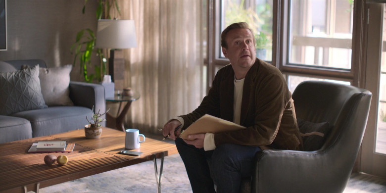 Apple iPhone Smartphone of Jason Segel as Jimmy Laird in Shrinking S01E04 Potatoes (2023)