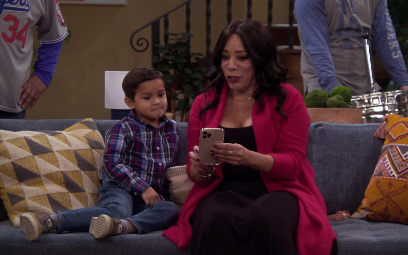 Apple iPhone Smartphone of Selenis Leyva as Rosie in Lopez vs Lopez S01E10 Lopez vs Los Doyers (2023)
